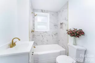 315 W Blakeney St, Pageland, SC 29728 - Photo 14