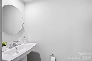 1172 Ashbury St, Charlotte, NC 28216 - Photo 8