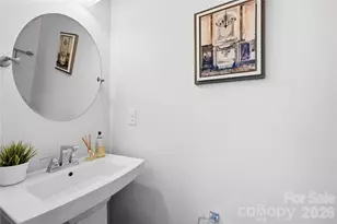 1172 Ashbury St, Charlotte, NC 28216 - Photo 24