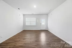 8012 Clairwood Dr, Charlotte, NC 28269 - Photo 4