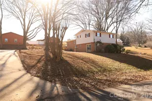 1521 19th St SW, Hickory, NC 28602 - Photo 4