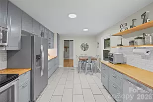 1040 Timber Lake Dr, Charlotte, NC 28227 - Photo 10