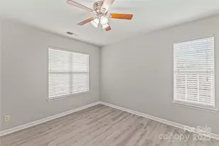 9709 Campus Walk Ln, Charlotte, NC 28262 - Photo 16