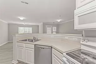 9709 Campus Walk Ln, Charlotte, NC 28262 - Photo 6