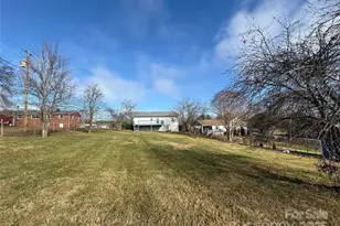 4554 Horseshoe Bend Rd, Hudson, NC 28638 - Photo 4