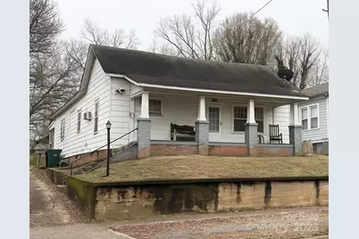 220 E Catawba Avenue, Mount Holly, NC 28120 - Photo 1