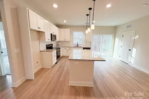 1426 Harris St, Statesville, NC 28677 - Photo 6