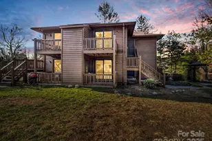 520 Courtwood Ln, Hendersonville, NC 28739 - Photo 2