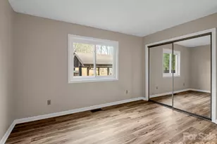 520 Courtwood Ln, Hendersonville, NC 28739 - Photo 4