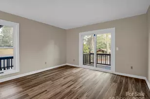 520 Courtwood Ln, Hendersonville, NC 28739 - Photo 6