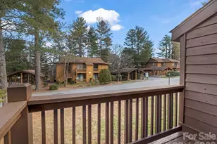 520 Courtwood Ln, Hendersonville, NC 28739 - Photo 14