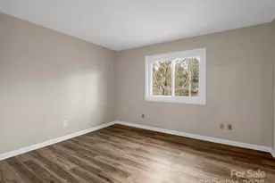 520 Courtwood Ln, Hendersonville, NC 28739 - Photo 10