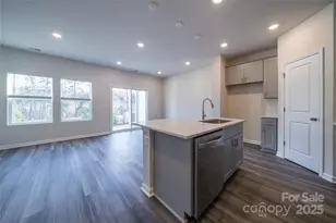 8008 Hidden Spgs Trl, Charlotte, NC 28216 - Photo 4