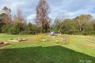 137 Bellvue St, Forest City, NC 28043 - Photo 4