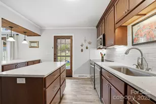 301 Chestnut Ln, Statesville, NC 28625 - Photo 8