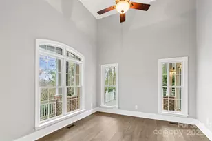 1404 Mt Isle Harbor Dr, Charlotte, NC 28214 - Photo 8