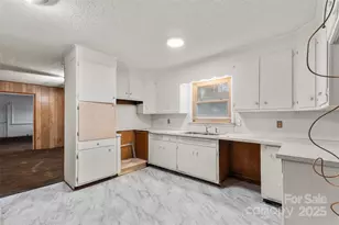 326 Neal Dr, Charlotte, NC 28213 - Photo 8