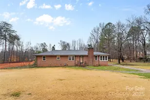 326 Neal Dr, Charlotte, NC 28213 - Photo 2