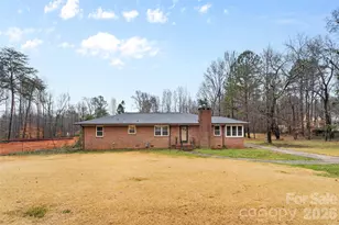 326 Neal Dr, Charlotte, NC 28213 - Photo 2