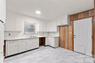 326 Neal Dr, Charlotte, NC 28213 - Photo 10