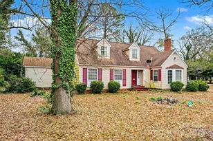 109 S Austin St, Maxton, NC 28364 - Photo 2