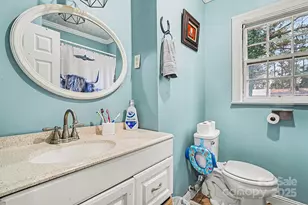 109 S Austin St, Maxton, NC 28364 - Photo 10