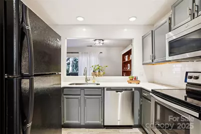 9208 Kings Canyon Drive, Charlotte, NC 28210 - Photo 10