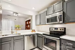 9208 Kings Canyon Dr, Charlotte, NC 28210 - Photo 8