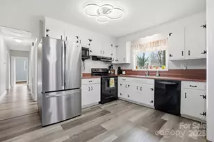 4417 Oak Dr, Charlotte, NC 28269 - Photo 6