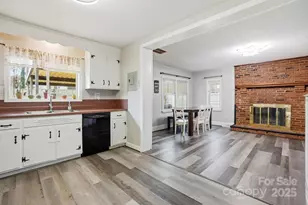 4417 Oak Dr, Charlotte, NC 28269 - Photo 8