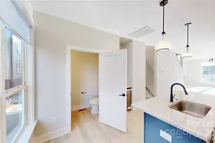 407 Devender Ln, Charlotte, NC 28217 - Photo 6