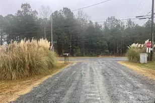 8225 Teeter Dr, Charlotte, NC 28215 - Photo 18