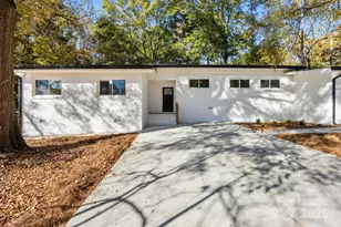 8625 Cedarbrook Dr, Charlotte, NC 28215 - Photo 2