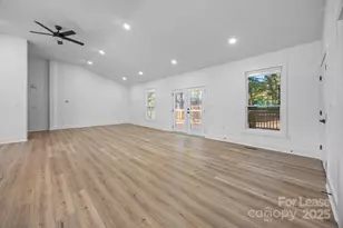 8625 Cedarbrook Dr, Charlotte, NC 28215 - Photo 12