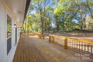 8625 Cedarbrook Dr, Charlotte, NC 28215 - Photo 38