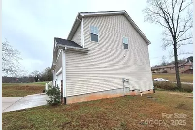 586 30th Avenue Circle NE, Hickory, NC 28601 - Photo 18