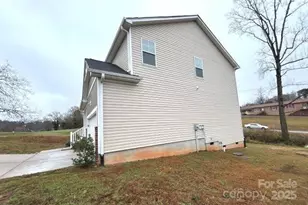 586 30th Ave Cir NE, Hickory, NC 28601 - Photo 18