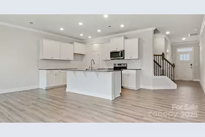 375 Creekview Road, Hendersonville, NC 28792 - Photo 10