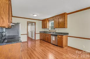 1703 Crestview Rd, Easley, SC 29642 - Photo 10