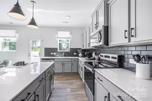 3018 Springvale St, Charlotte, NC 28208 - Photo 4