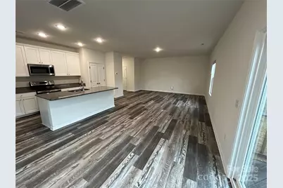 578 30th Avenue Circle NE, Hickory, NC 28601 - Photo 4