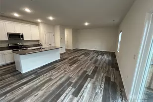 578 30th Ave Cir NE, Hickory, NC 28601 - Photo 4