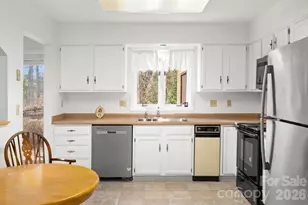 103 Pebble Creek Dr, Asheville, NC 28803 - Photo 18