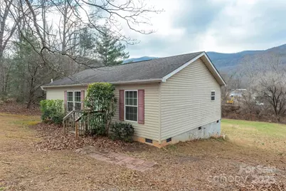 332 Richmond Avenue, Swannanoa, NC 28778 - Photo 2