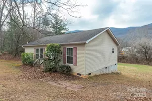 332 Richmond Ave, Swannanoa, NC 28778 - Photo 2
