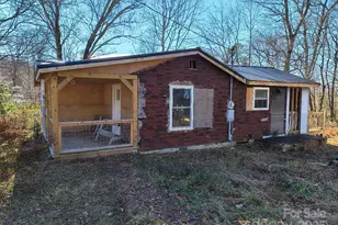 28 Pearl St, Black Mountain, NC 28711 - Photo 2