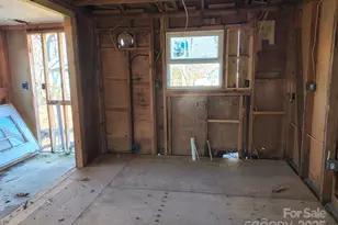 28 Pearl St, Black Mountain, NC 28711 - Photo 6