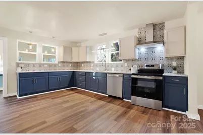 410 24th Street SW, Hickory, NC 28602 - Photo 2