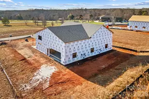 124 Bentley Ct, Troutman, NC 28166 - Photo 4