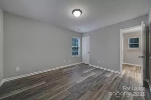 3309 Morning Dr, Charlotte, NC 28208 - Photo 8